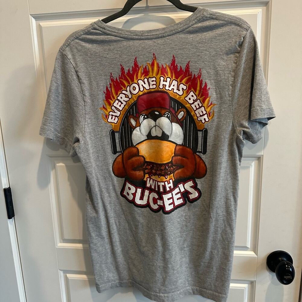 BUC-EES “Everyone Has Beef With Buc-ees” Shirt